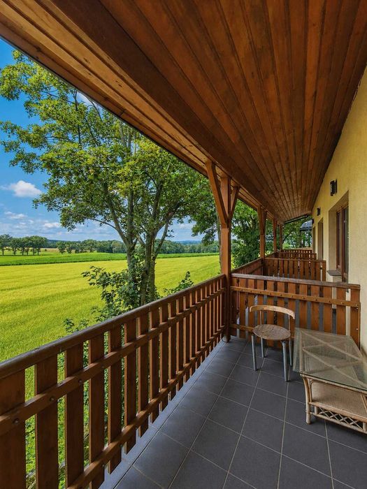 Hotel z zabytkową Basztą nad jeziorem | Potencjał CONDO Wesela | Bezpośrednio