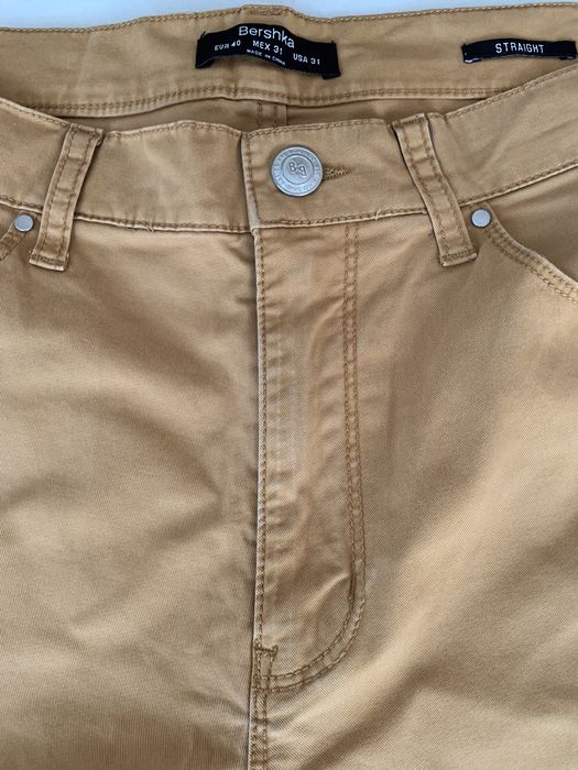 Calções camel, amarelo torrado Bershka
