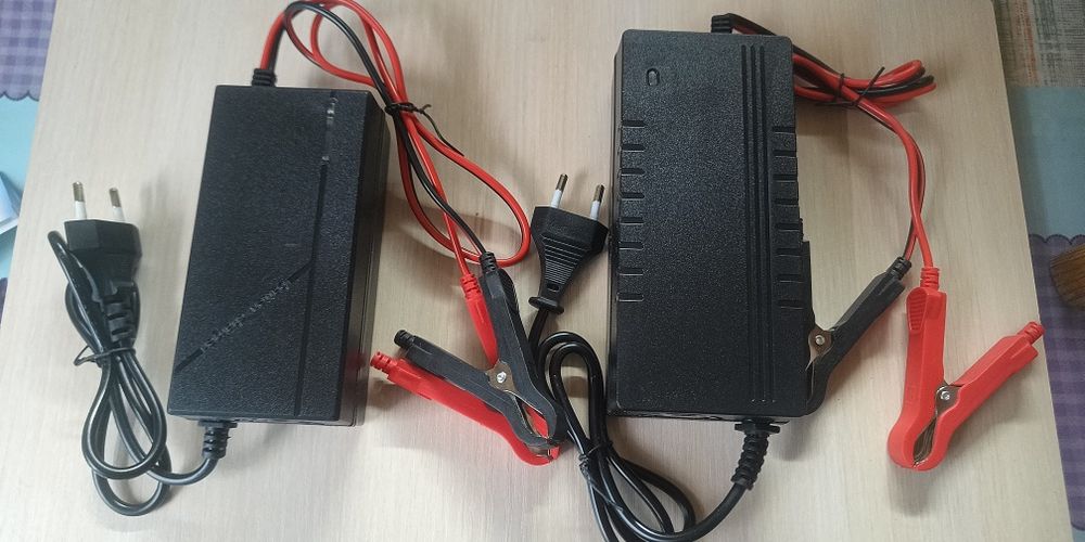 Зарядний пристрій 12v(14.6) для LiFePo4 акумуляторів