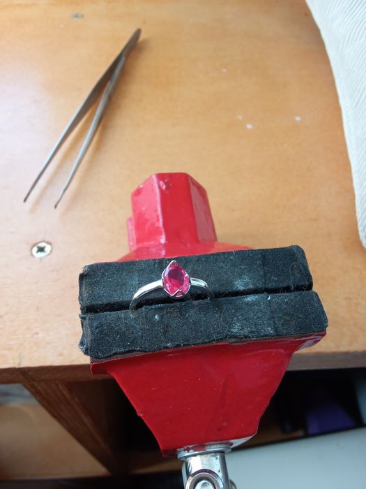 Anel com Rubi Certificado