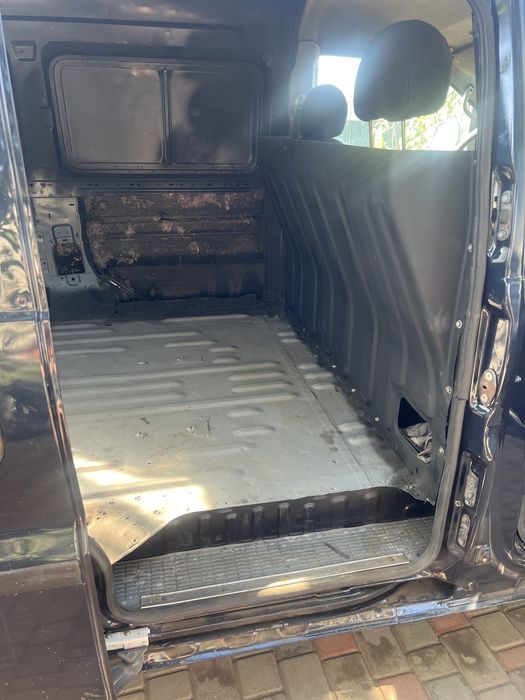 Продам авто хюндаи H200 2.5тд