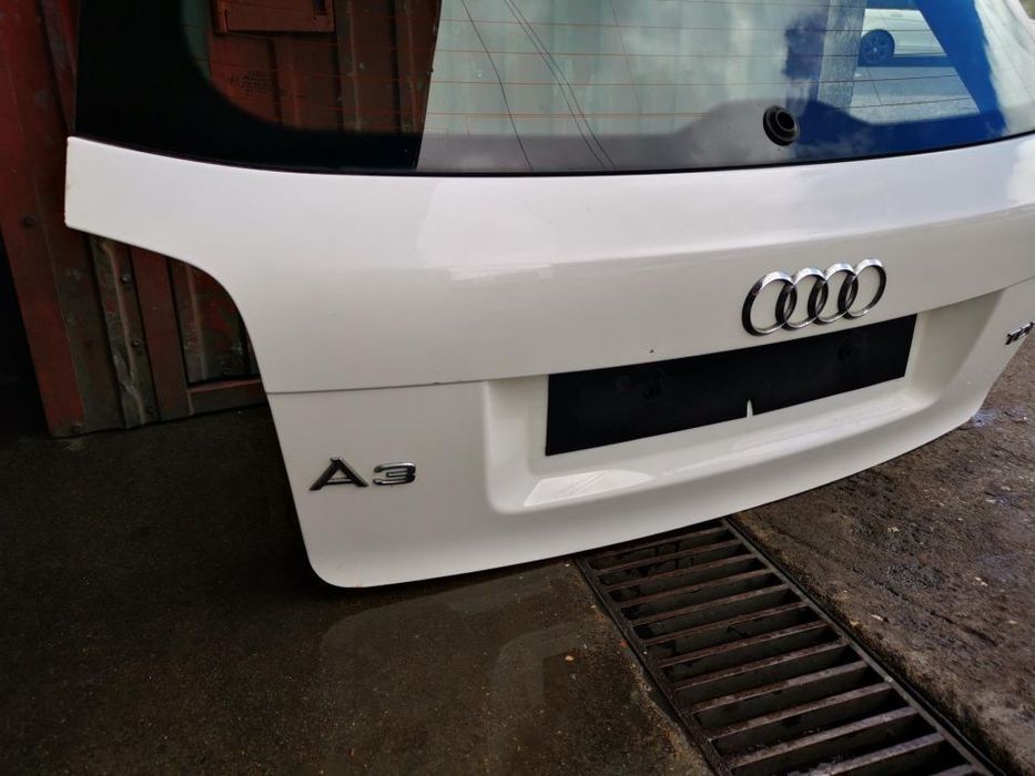 AUDI A3 8P SPORTBACK 3 PORTAS TAMPA MALA - M208