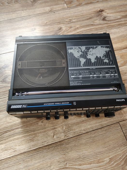 Radio Philips D2999