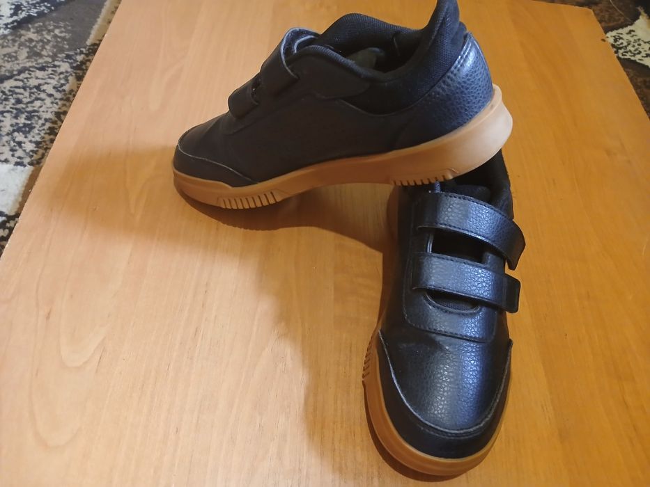 Кросівки Adidas 38 розмір