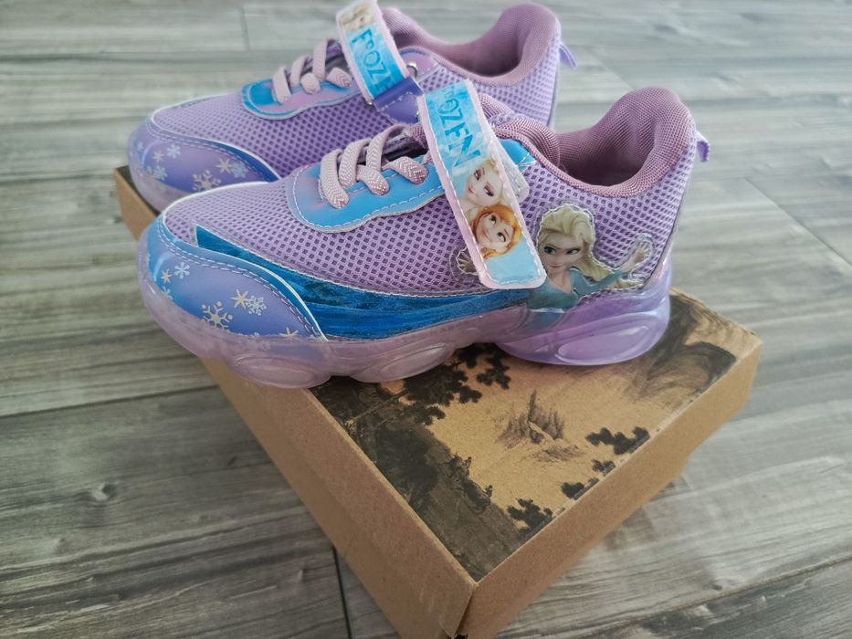 Buty Frozen na stopę 15 cm świecą