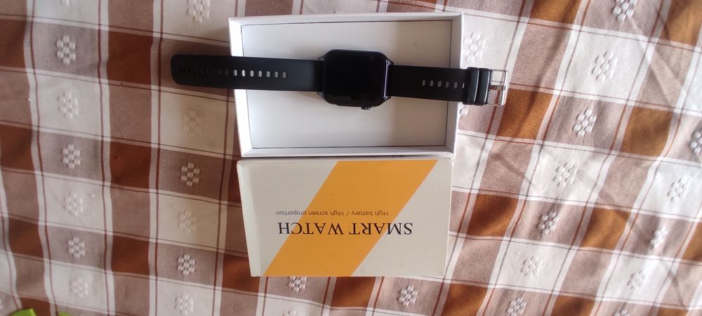 Smartwatch with Multiple Functions64740820499970123