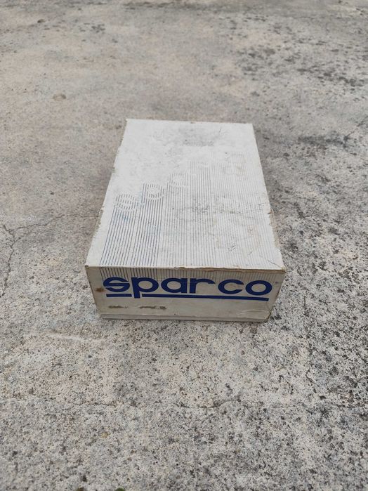 Sapatilhas/botas de competição da conceituada marca Sparco