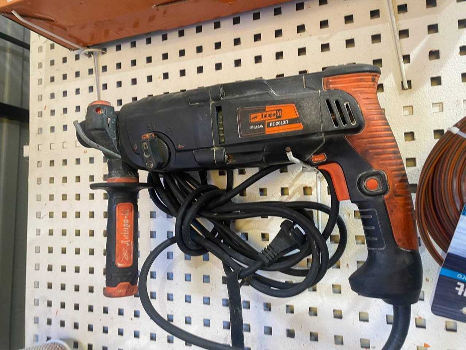 Електроінструмент.