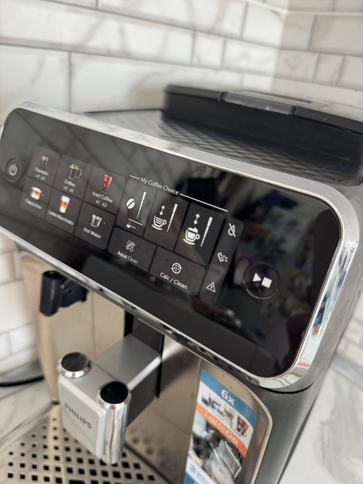 Кавомашина PHILIPS Series 3300 EP3347/90 LatteGo