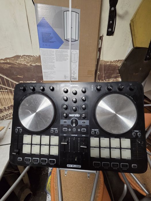 Dwukanałowy kontroler DJ-ski