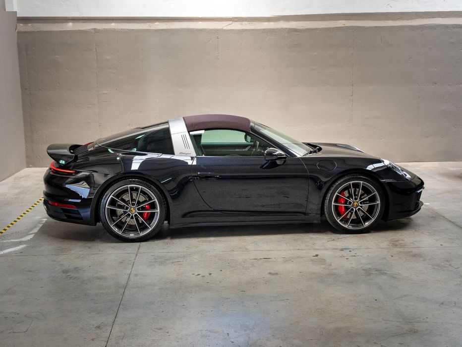 Porsche 911 (992)