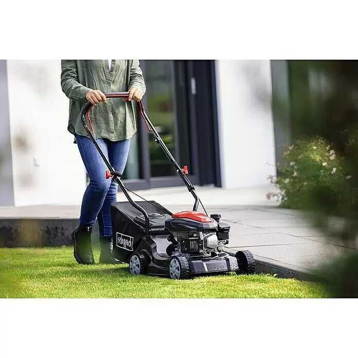 Компактна бензинова газонокосарка Scheppach PML40-132P