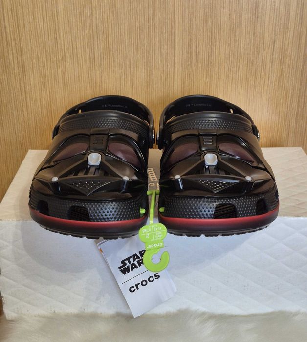 Crocs STAR WARS™ Darth Vader Classic Clogs Multi оригінал р 41