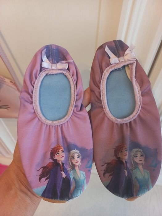 Kapcie frozen 32 baletki