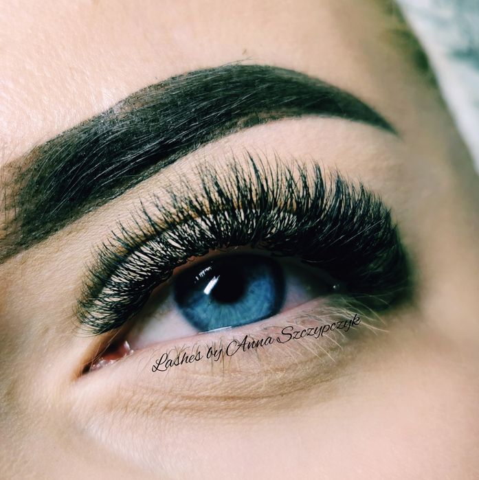 Stylizacja rzęs i brwi