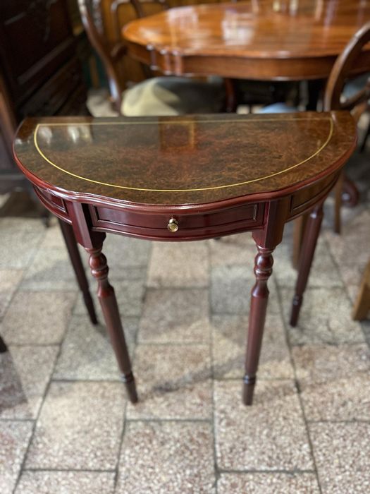 Stylowa drewniana konsola