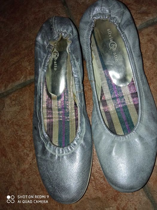 Sapatos prateados Sílvia Rebatto