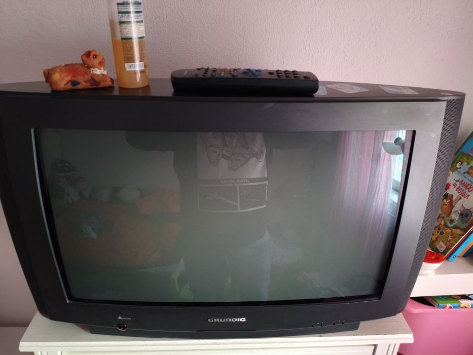Televisões  Grundig e crown