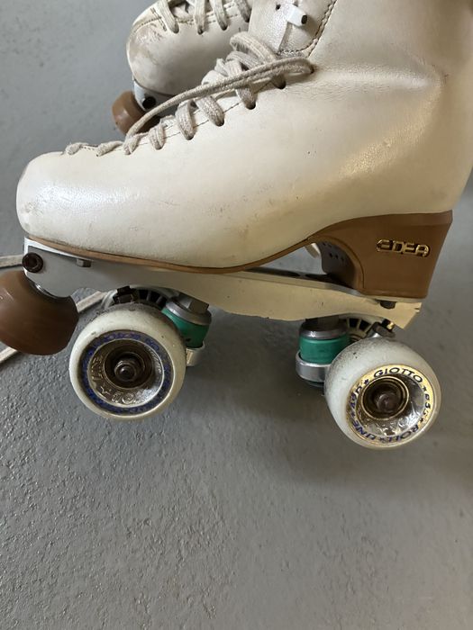 Patins de patinagem artística