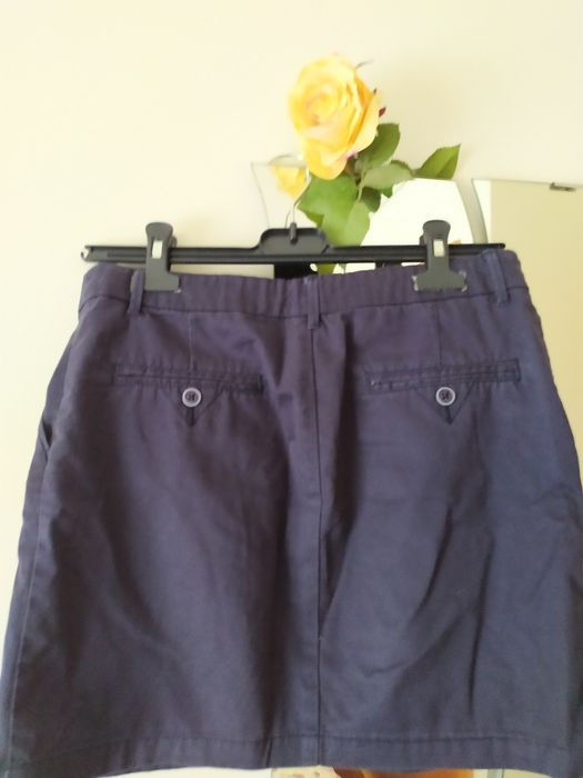 Calções vermelhos Primark + saia azul Springfield - tamanho 36