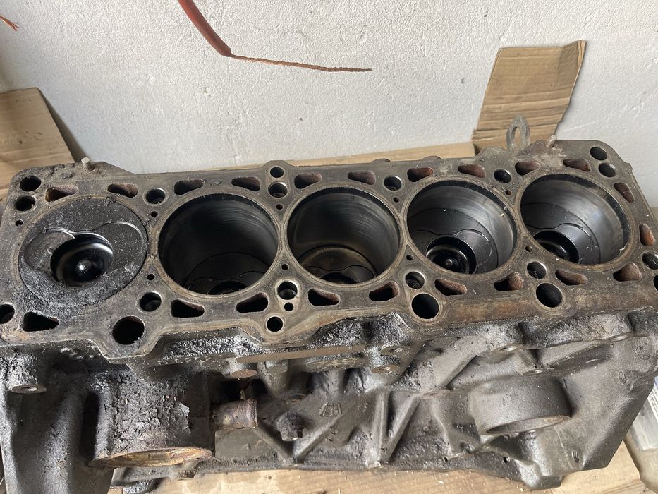 Двигун блок циліндрів фольцваген т4 2.5 дизель