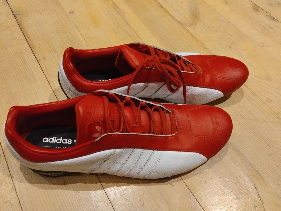 Кросівки Adidas 45 р. Біло-червоні.
