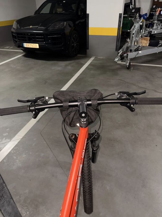 Bicicleta de Montanha / BTT Wader 29" em Alumínio (Como Nova)