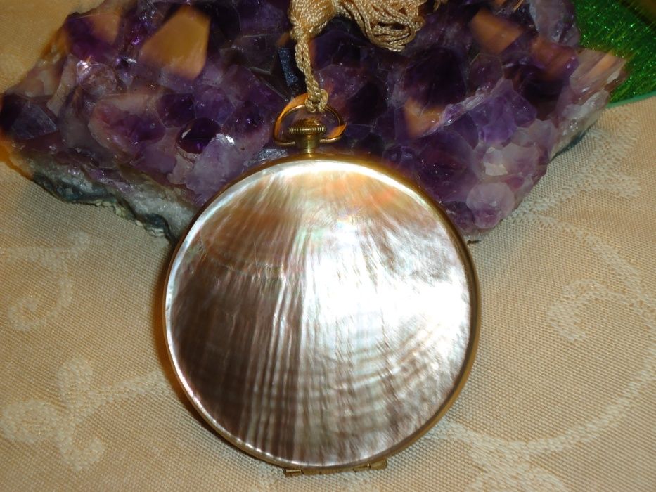 Caixa de pó de arroz Madrepérola