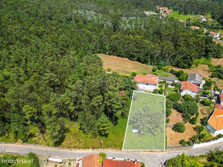 744 m² Construction Plot in Alheira – Barcelos