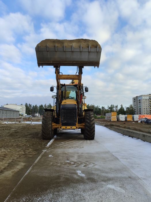 Надаємо послуги екскаватора погрущика