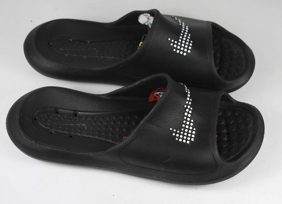 Używane Nike klapki sportowe CZ7836 rozmiar 38