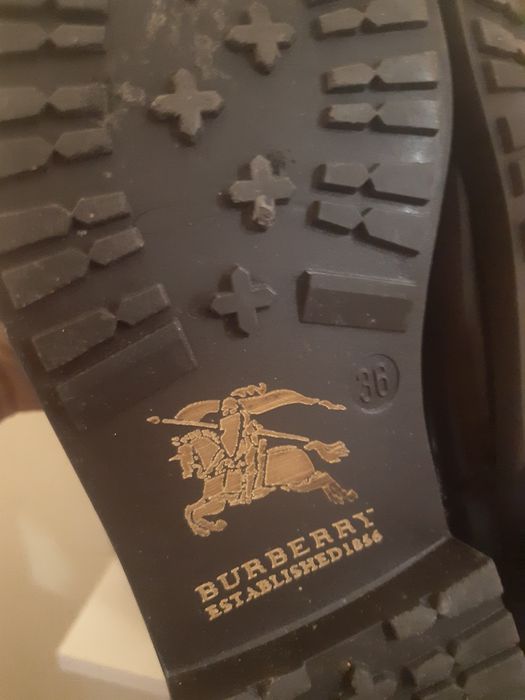 Kalosze damskie BURBERRY.