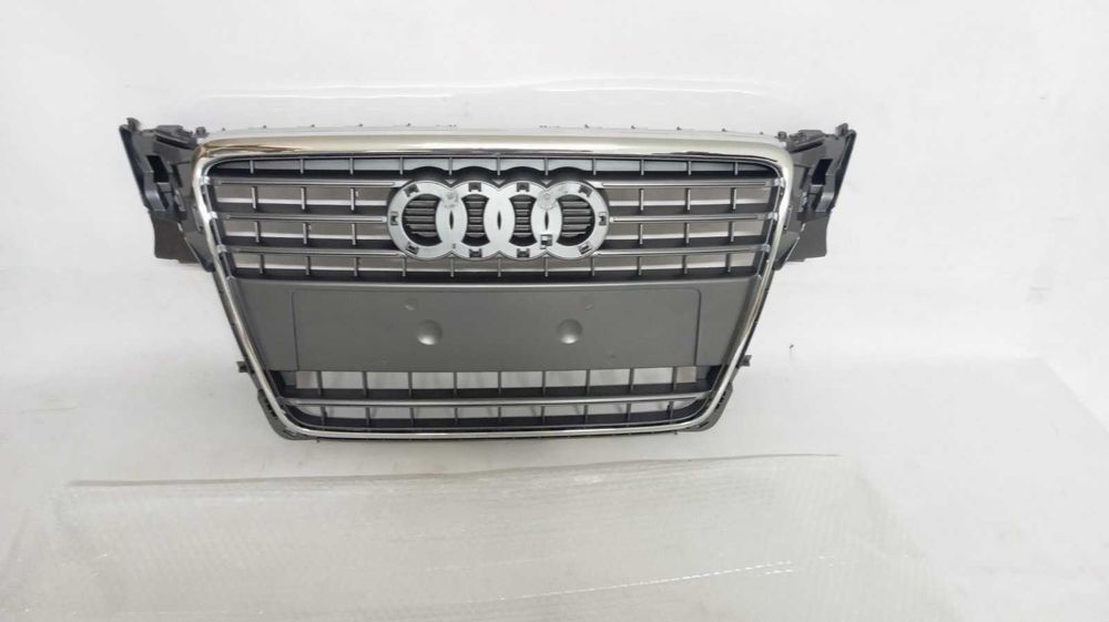 Решітка радіатора AUDI A4 B8 08-12 р
