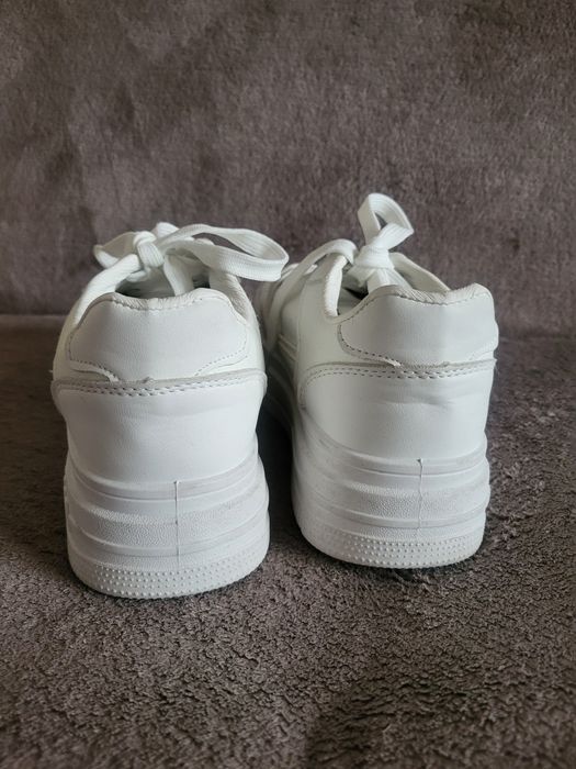 Кросівки білі,  р.36