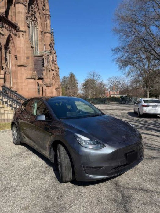 Tesla Model Y Long Range      2020