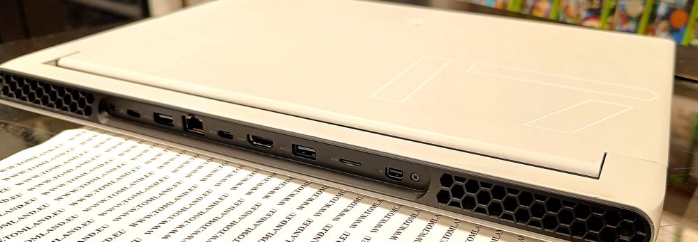 Uszkodzony Dell Alienaare X17 R2 Intel i9 32GB SSD 2TB RTX3080Ti Win11