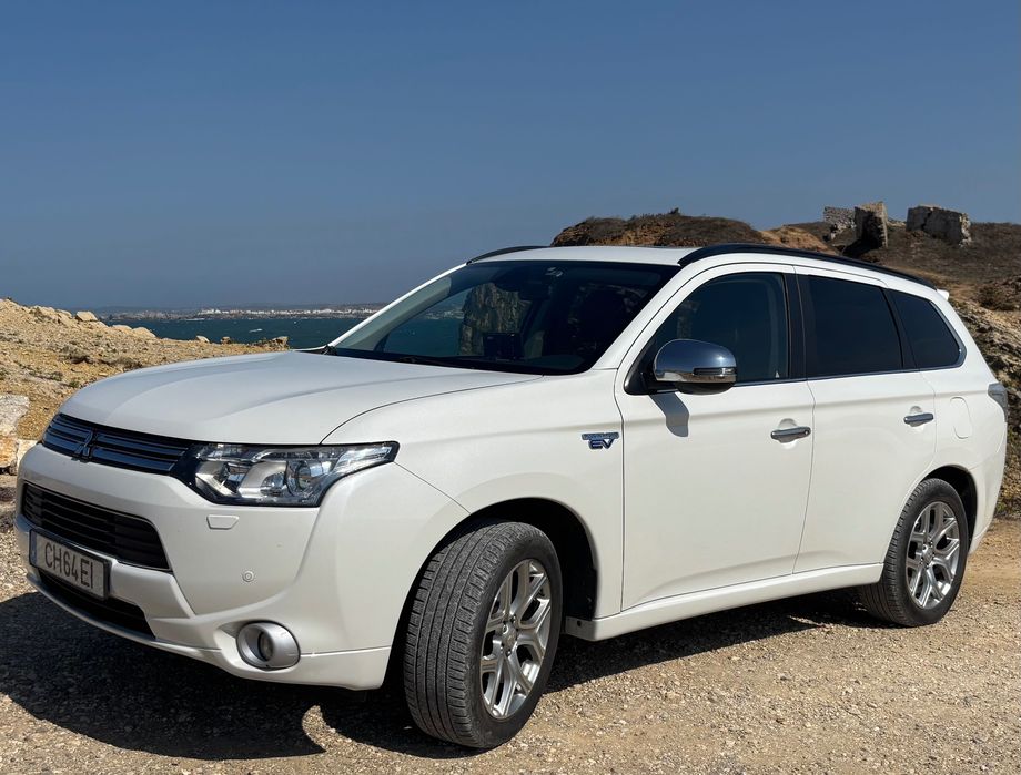Mitsubishi Outlander 2.0 PHEV Instyle (2014)