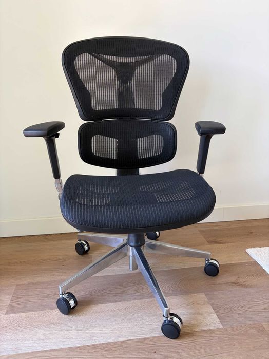 Cadeira de Escritório Ergonómica Ajustável e em Muito Bom Estado