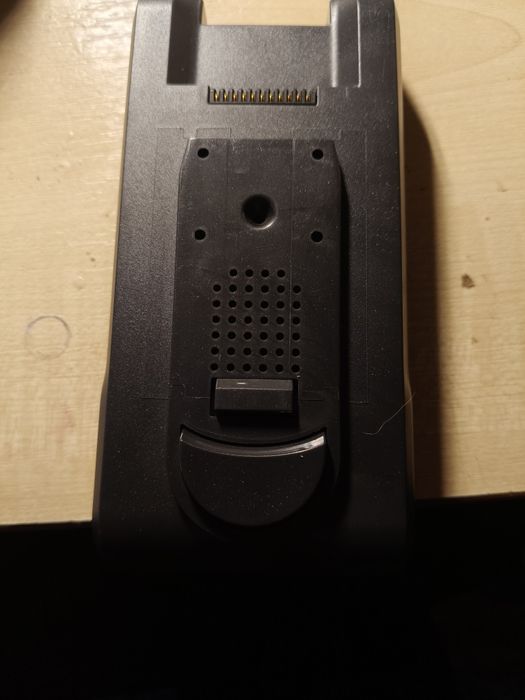 Акб до пилососа працює заряджається