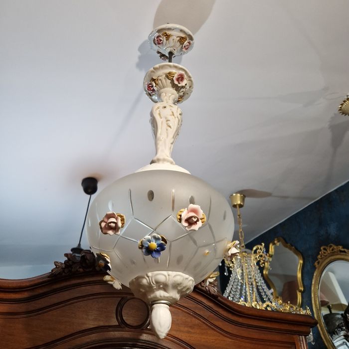 Piękna stara  lampa wisząca