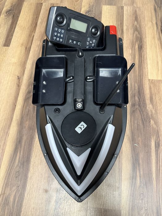 Łódka zanętowa z GPS, 2x bateria, pokrowiec, uchwyt do echosondy