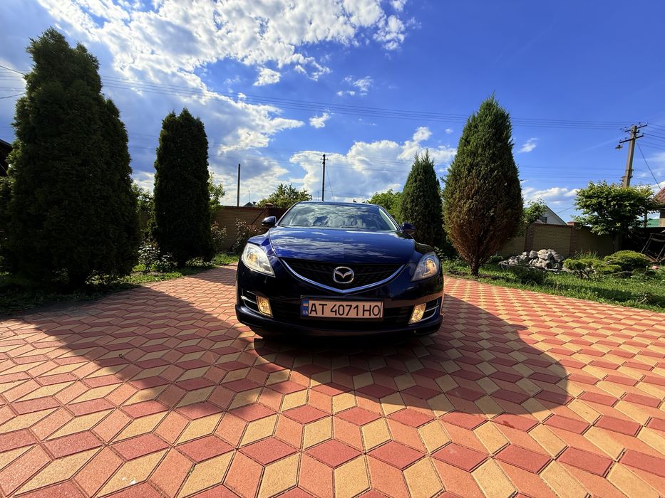 Продам свой  автомобиль MAZDA 6