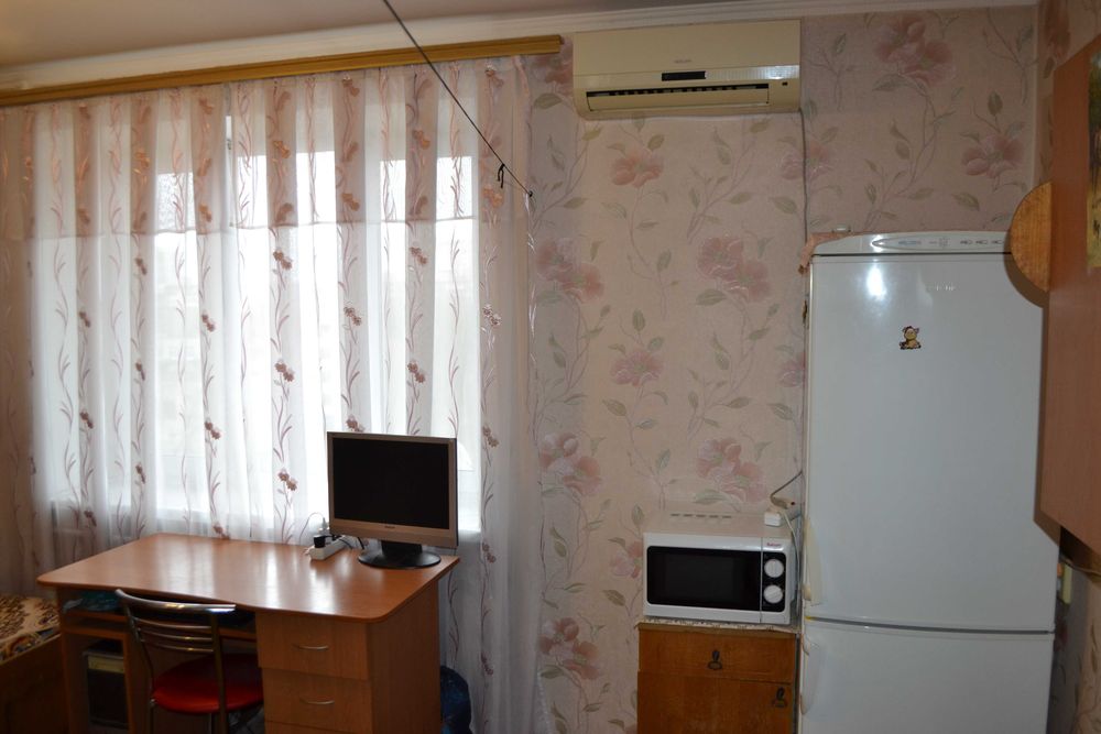 продам велику кімнату Лісовий масив Волкова космонавта Поповича 10а