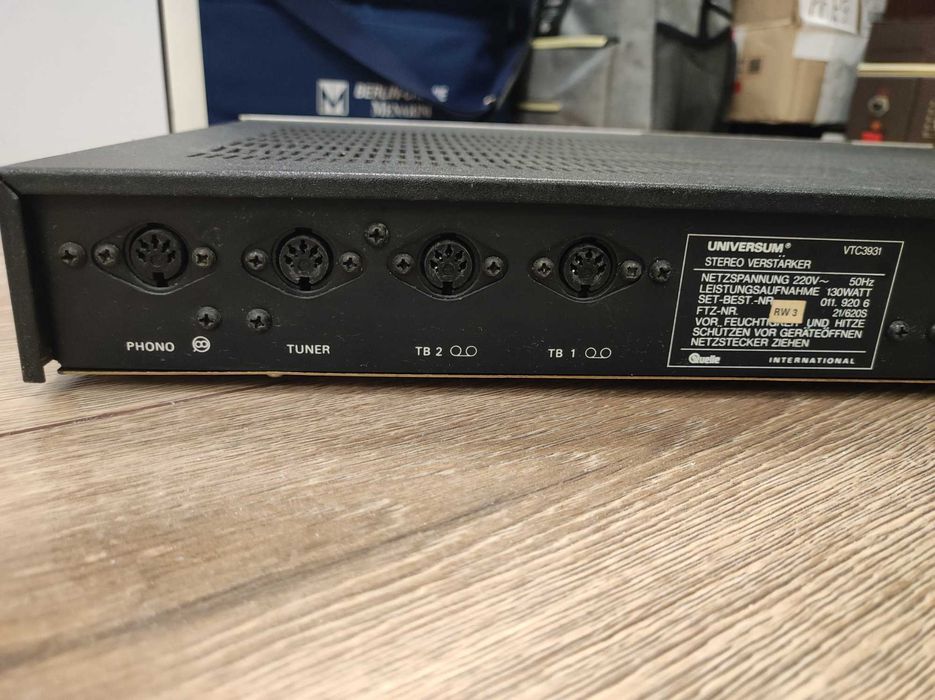 Hi-Fi стерео підсилювач звуку UNIVERSUM
