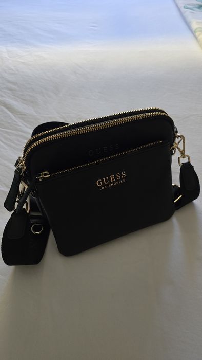 Mala Guess em bom estado