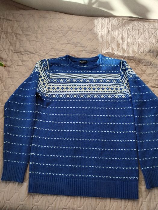 ССвитер з орнаментом білим на хлопчика.