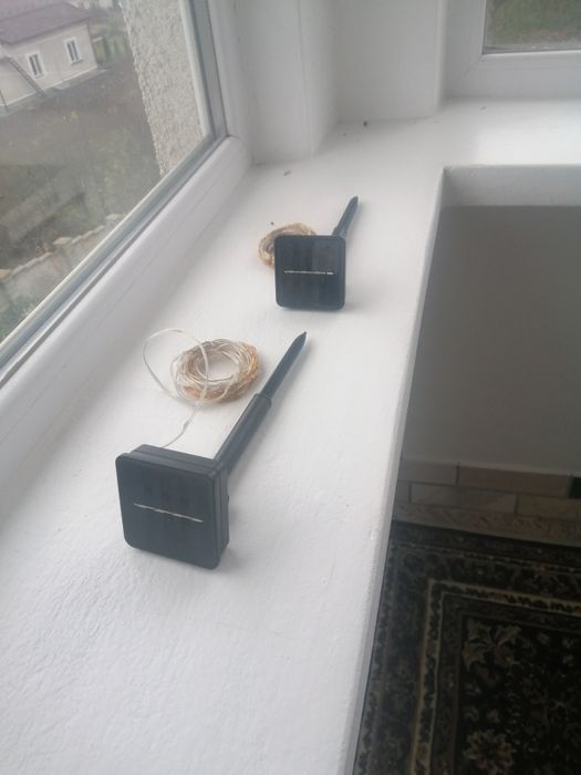 Гирлянда на сонячній панелі.