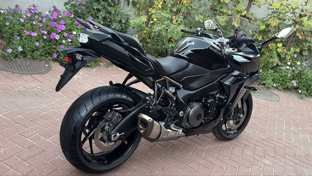 Suzuki GSX-S1000GT 2022 рік Сузуки