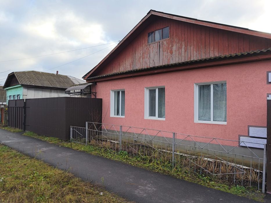 Половина будинку з усіма зручностями