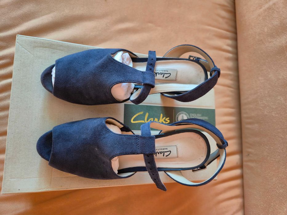 Продам босоніжки жіночі Clarks, розмір 38.